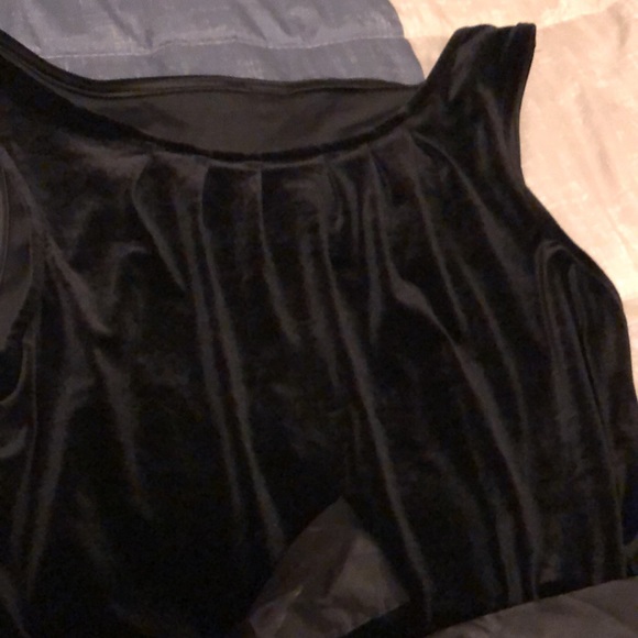 Black velvet dress! - Picture 3 of 5